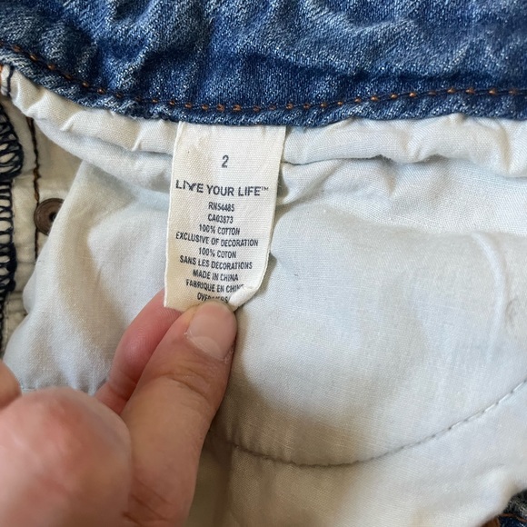 3 for $30 American Eagle soft mid length mid rise jean shorts - Picture 3 of 3